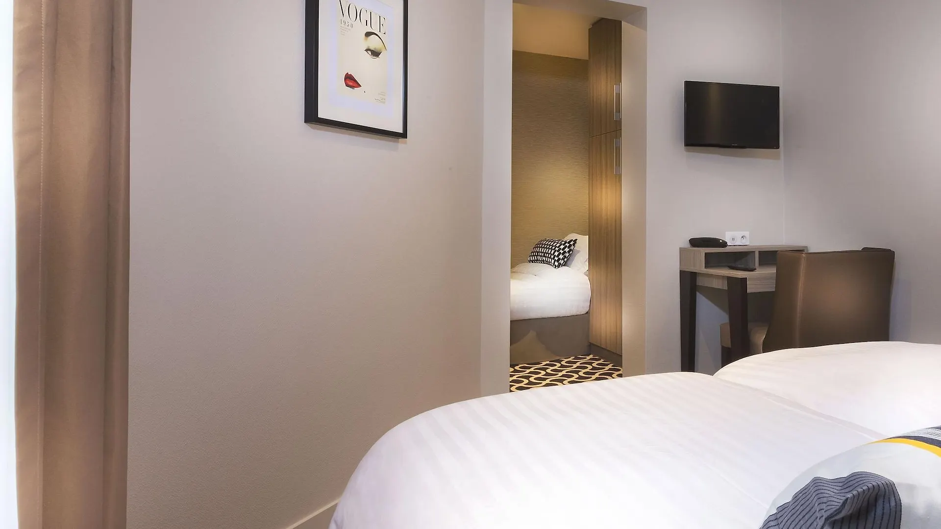 ***  Hotel International Париж Франция