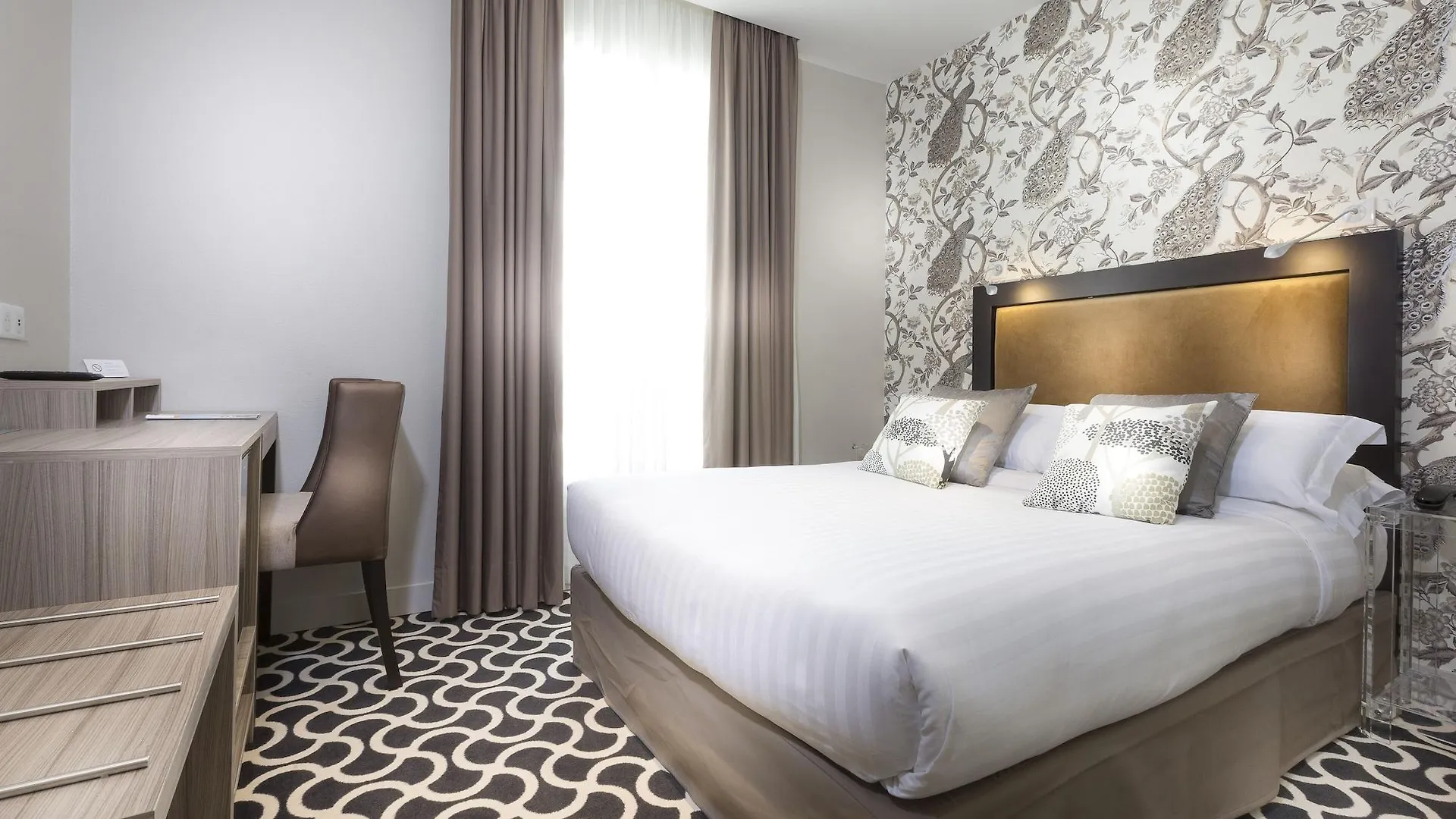 Hôtel International Paris 3*,